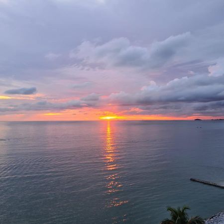 Appartement The Arena Tanjung Tuan Port Dickson Extérieur photo