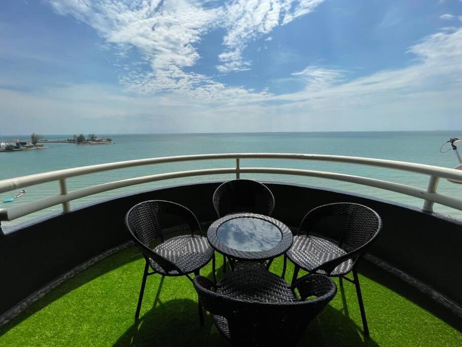 Appartement The Arena Tanjung Tuan Port Dickson Extérieur photo